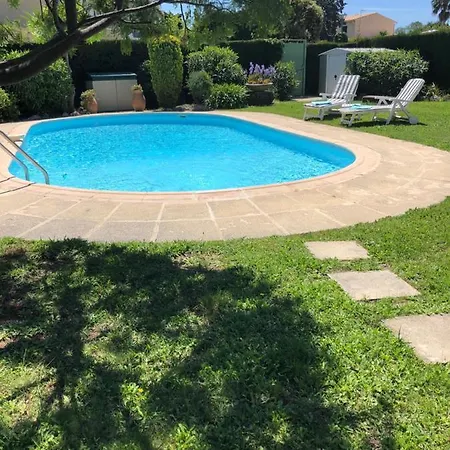C3 Arthur Rimbaub D'hote Piscine Proche 600m Bed & Breakfast